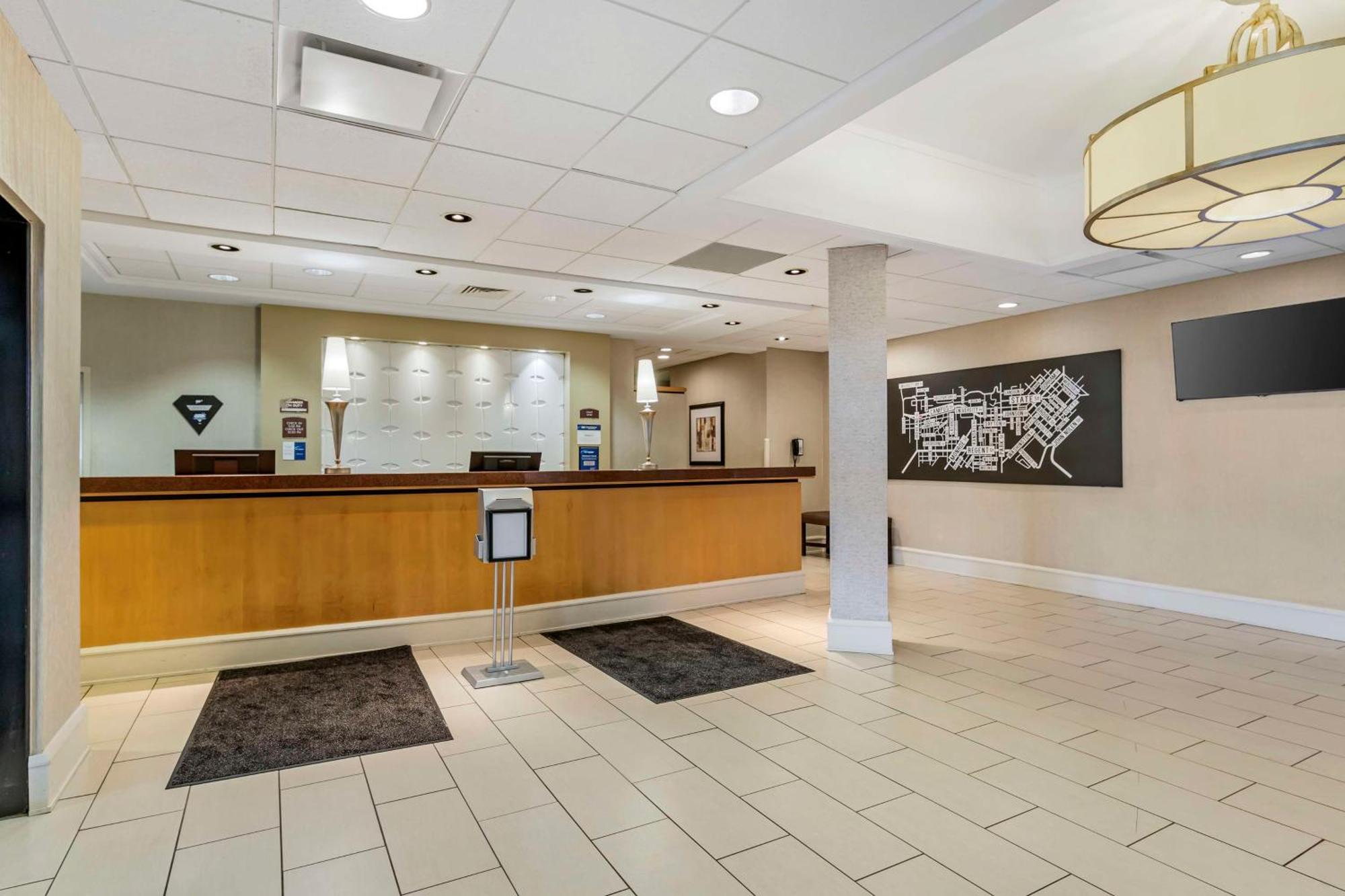 Best Western Plus Inntowner Мадисон Экстерьер фото